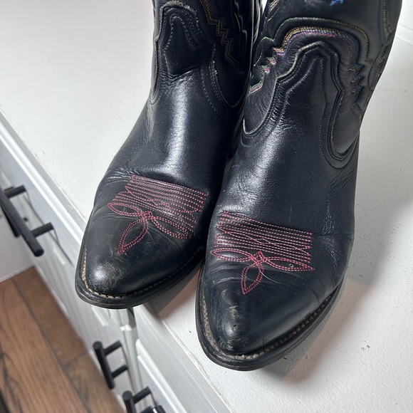 **SOLD**Vintage Levi’s Cowboy Boots Women’s 8.5 Black Red Stitch Western - Picture 4 of 8